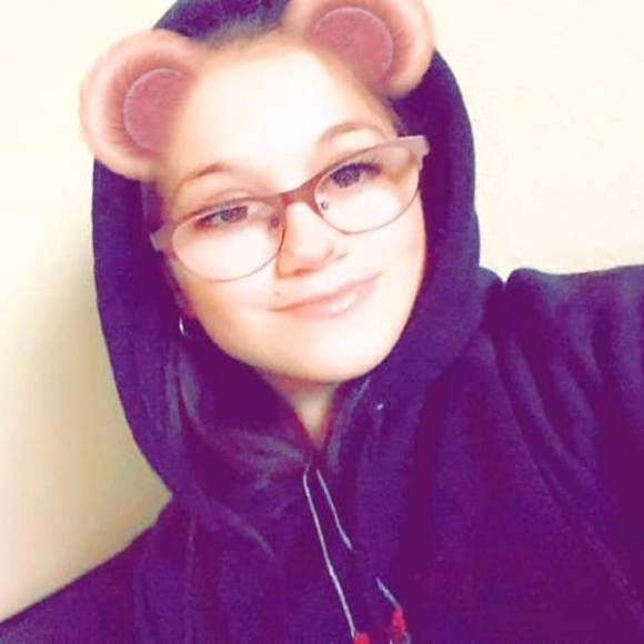 Meet your Posher, Kayla - Picture 1 of 1